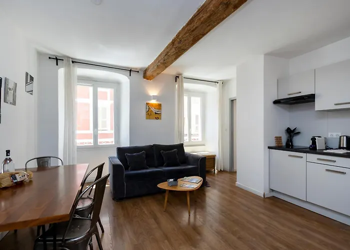 Appartements Au Coeur De La Vieille Ville Pietonne & Citadelle