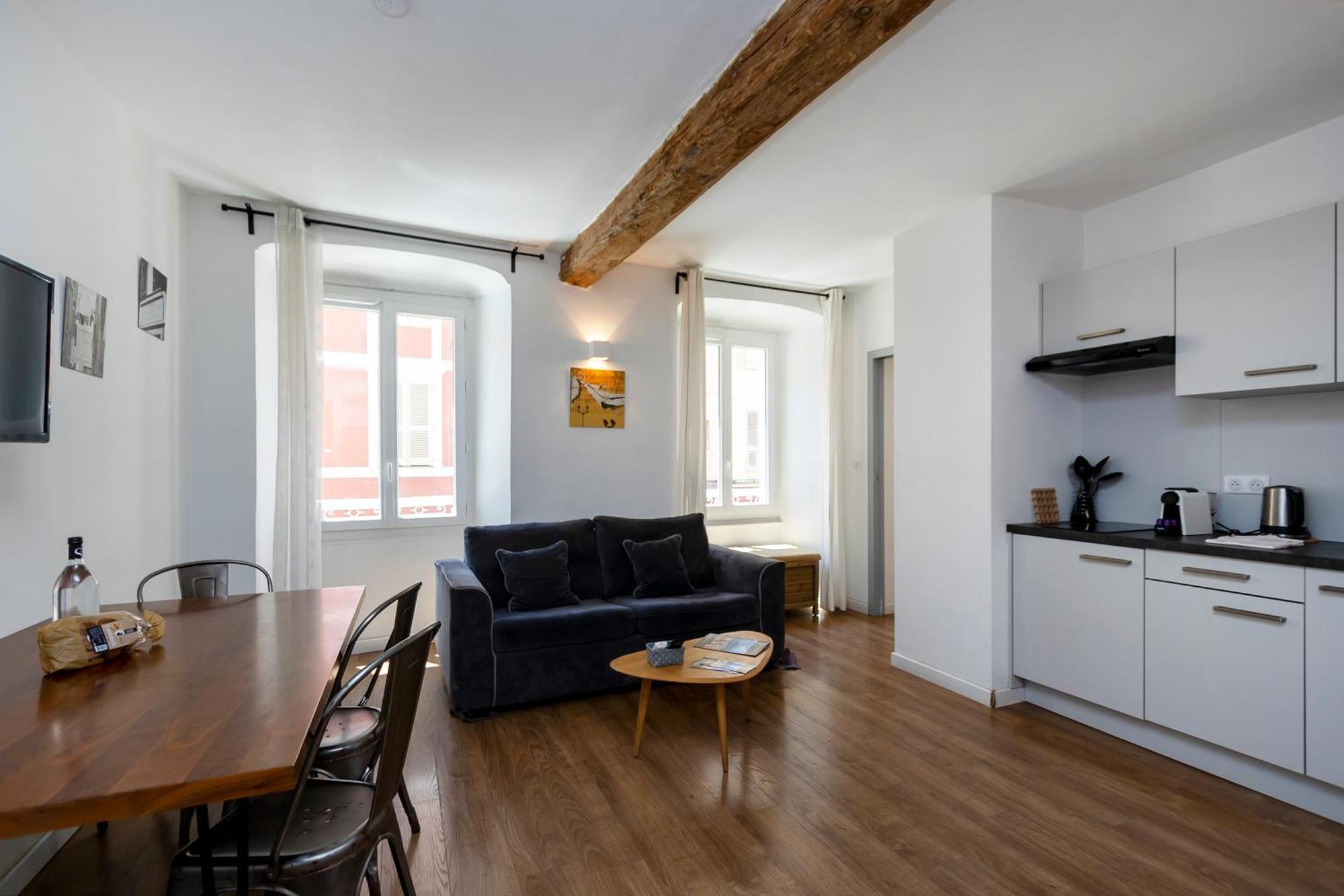Au Coeur De La Vieille Pietonne & Citadelle Apartment *